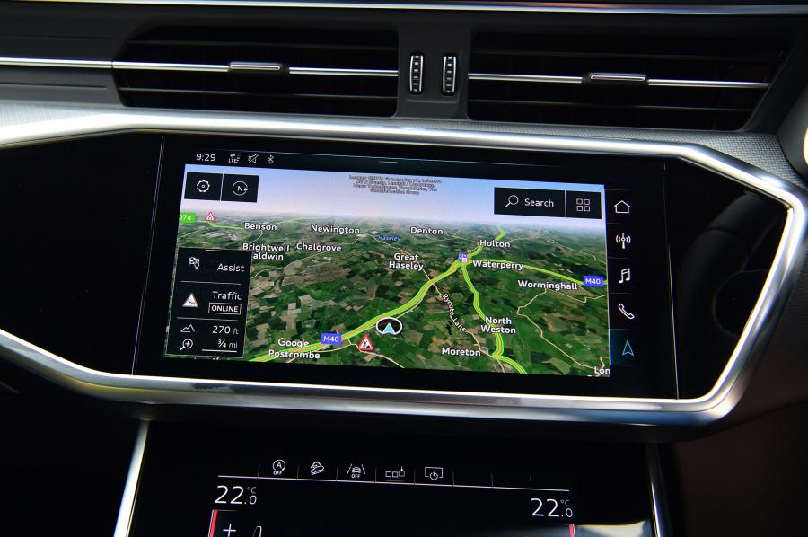 Панель приборов Audi A6 45 TDI Allroad Quattro (C8) 2019 года  (UK) (фото 18 из 19)